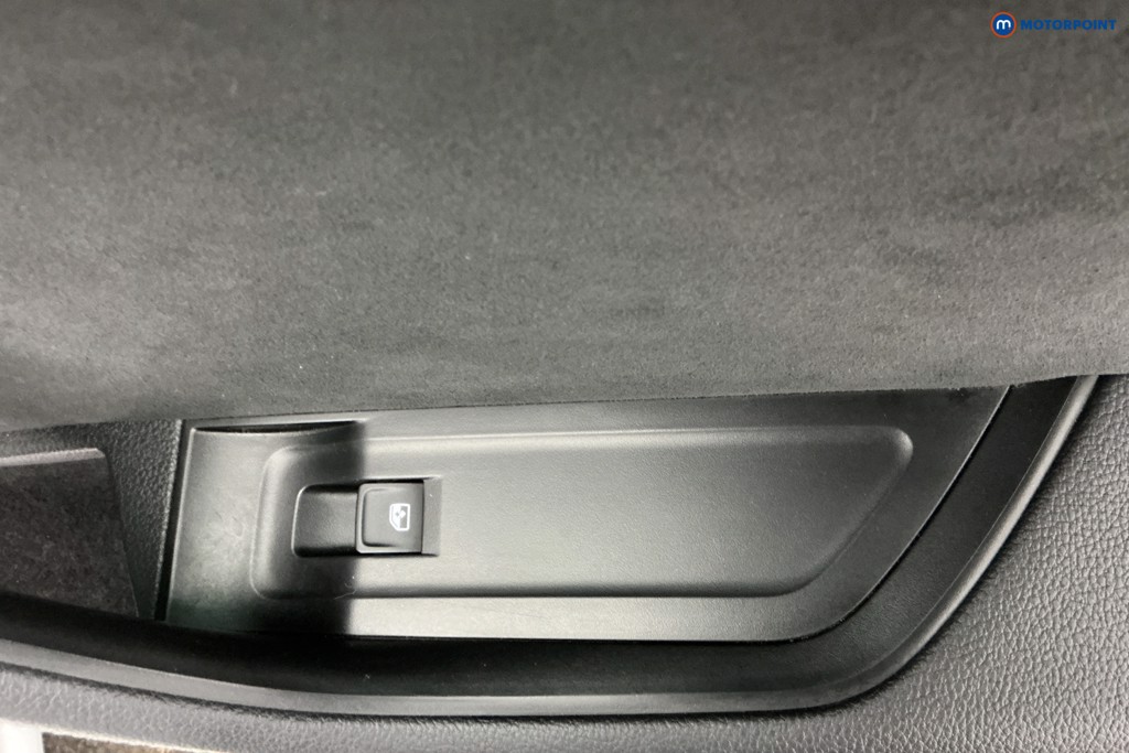 Skoda Superb Sport Line Plus Automatic Petrol Hatchback - Stock Number (1626107) - 32nd supplementary image