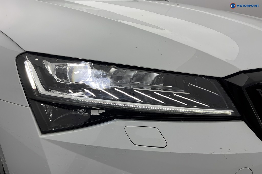 Skoda Superb Sport Line Plus Automatic Petrol Hatchback - Stock Number (1626107) - 33rd supplementary image