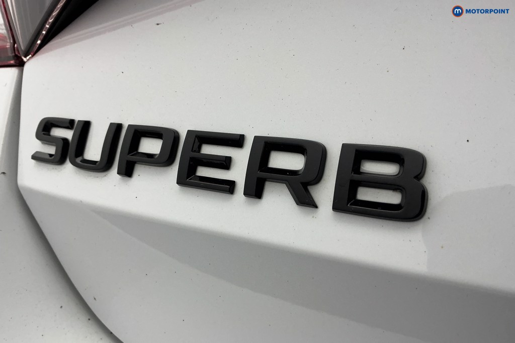 Skoda Superb Sport Line Plus Automatic Petrol Hatchback - Stock Number (1626107) - 36th supplementary image