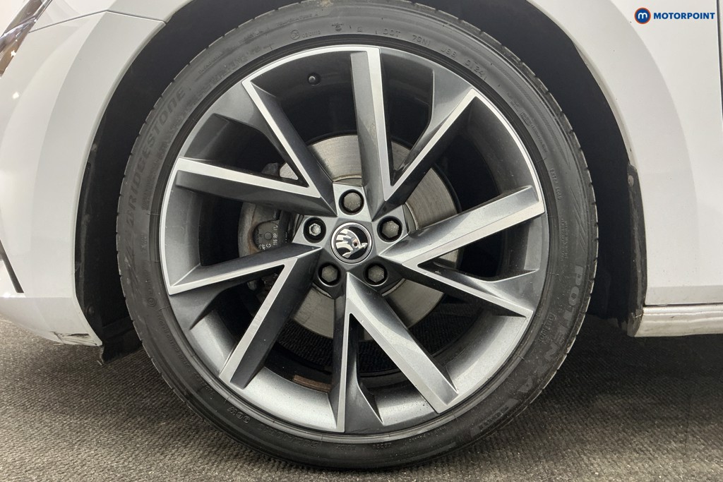 Skoda Superb Sport Line Plus Automatic Petrol Hatchback - Stock Number (1626107) - 37th supplementary image