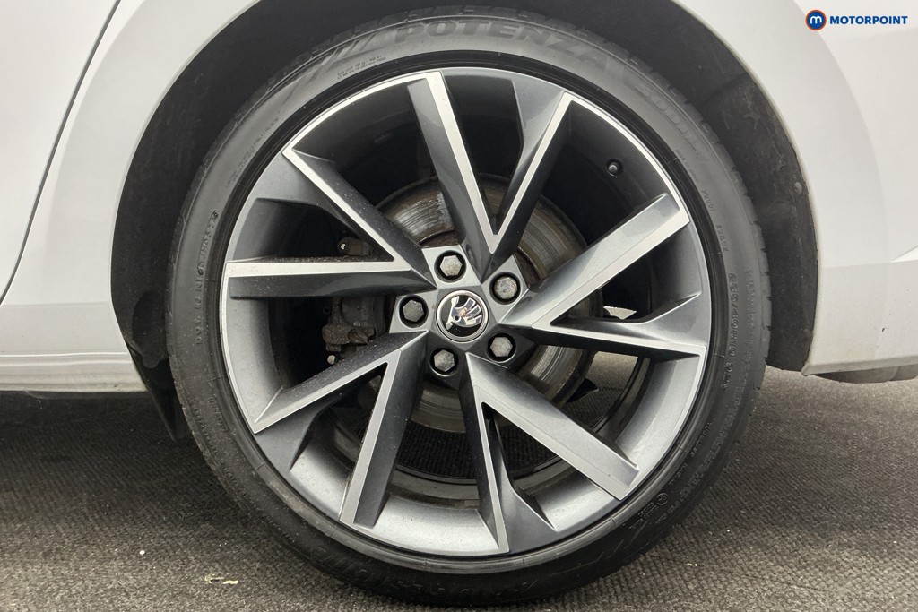 Skoda Superb Sport Line Plus Automatic Petrol Hatchback - Stock Number (1626107) - 38th supplementary image