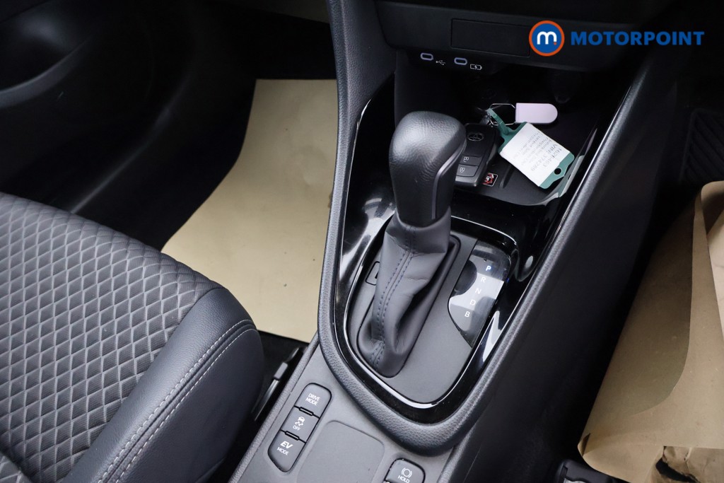 Toyota Yaris Excel Automatic Petrol-Electric Hybrid Hatchback - Stock Number (1626463) - 13th supplementary image