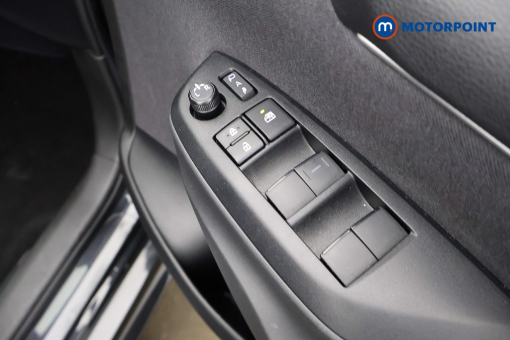 Toyota Yaris Excel Automatic Petrol-Electric Hybrid Hatchback - Stock Number (1626463) - 18th supplementary image