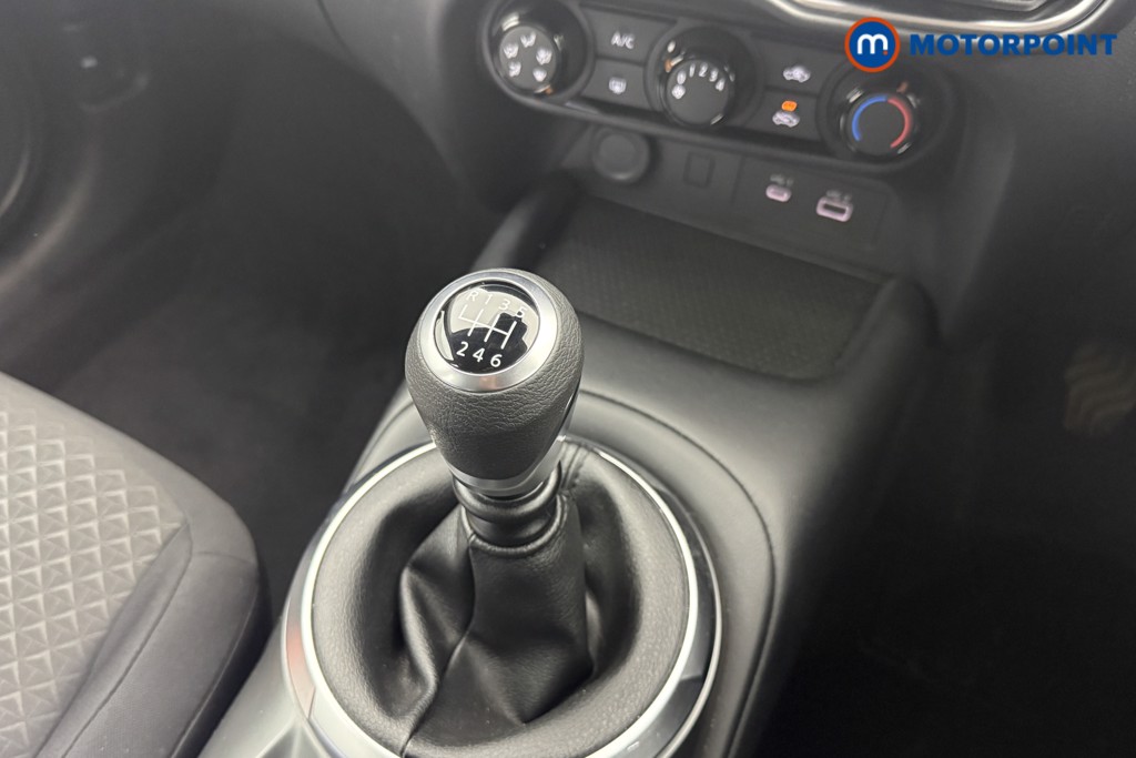 Nissan Juke Acenta Premium Manual Petrol SUV - Stock Number (1626602) - 6th supplementary image