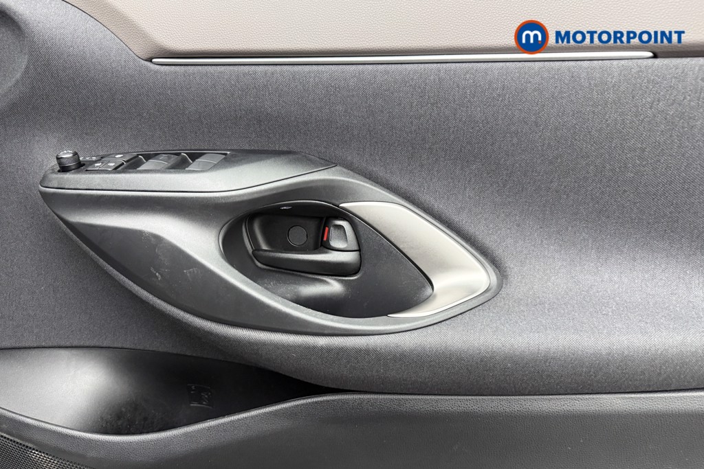 Toyota Yaris Cross Excel Automatic Petrol-Electric Hybrid Estate - Stock Number (1626863) - 18th supplementary image