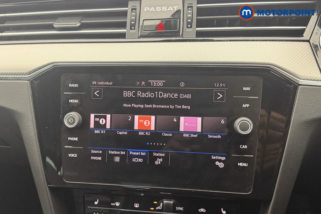 Volkswagen Passat R-Line Automatic Petrol Saloon - Stock Number (1627366) - 12th supplementary image