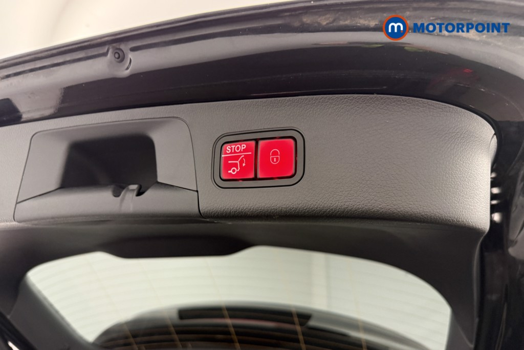 Mercedes-Benz GLA Amg Line Automatic Petrol SUV - Stock Number (1627373) - 12th supplementary image