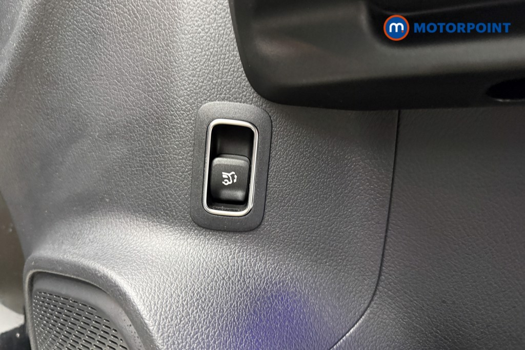 Mercedes-Benz GLA Amg Line Automatic Petrol SUV - Stock Number (1627373) - 21st supplementary image