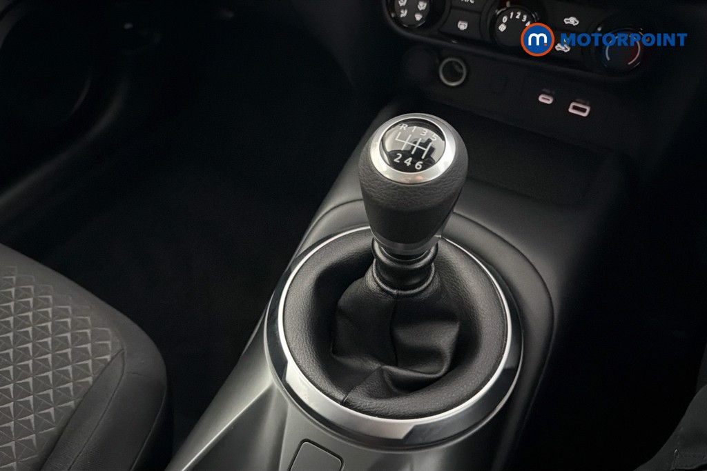 Nissan Juke Acenta Premium Manual Petrol SUV - Stock Number (1627977) - 15th supplementary image