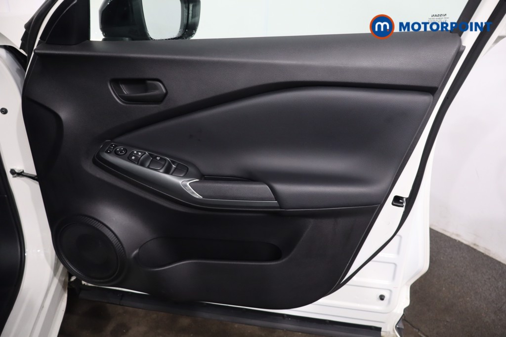 Nissan Juke Acenta Premium Automatic Petrol SUV - Stock Number (1628496) - 24th supplementary image