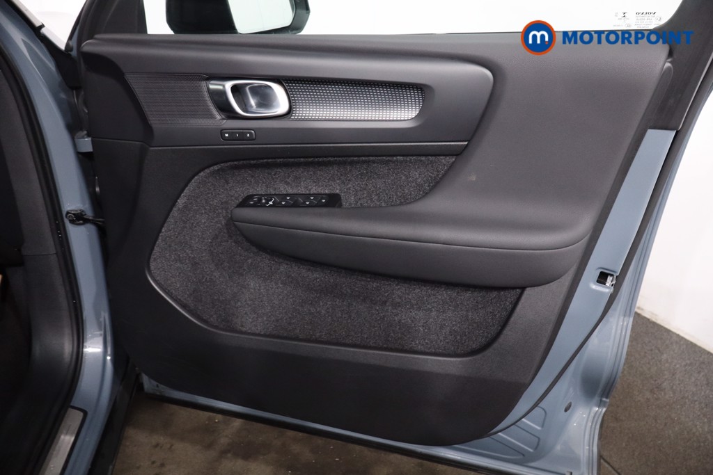Volvo Xc40 R Design Pro Automatic Petrol SUV - Stock Number (1628544) - 25th supplementary image