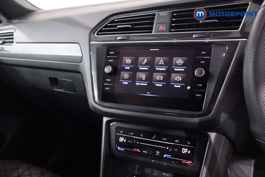 Volkswagen Tiguan R-Line Edition Automatic Petrol SUV - Stock Number (1628581) - 21st supplementary image