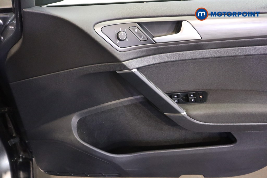 Volkswagen Golf SE Manual Petrol Hatchback - Stock Number (1629059) - 9th supplementary image