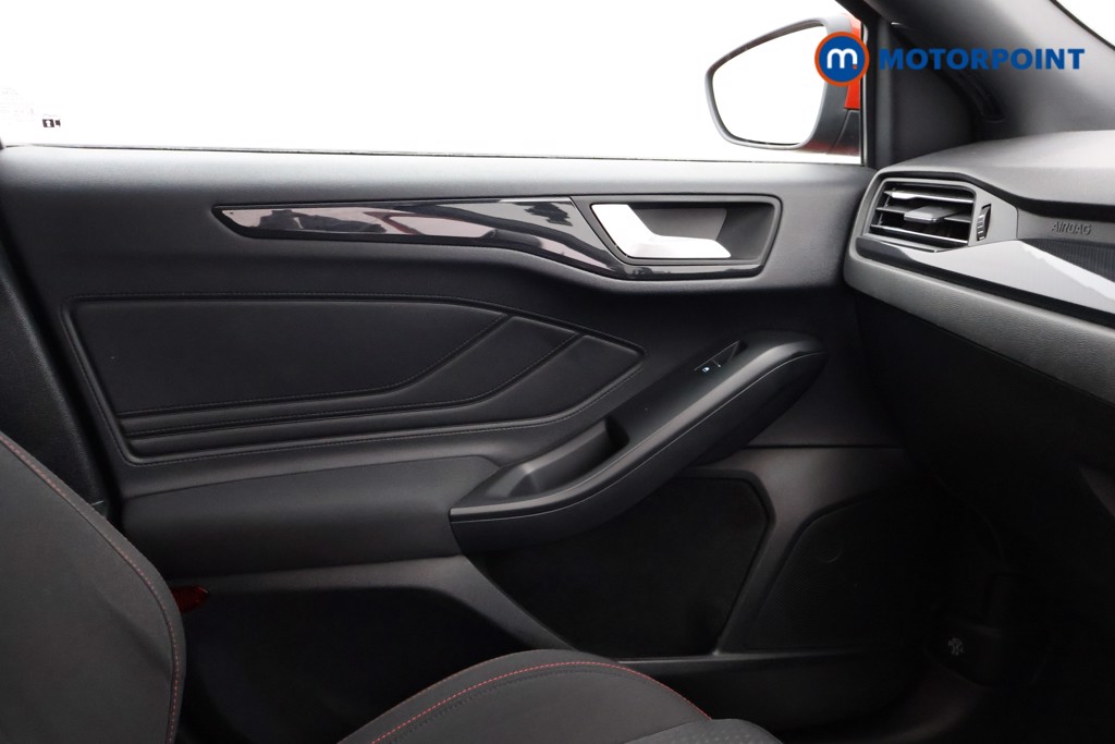 Ford Focus St-Line Manual Petrol Hatchback - Stock Number (1629378) - 15th supplementary image