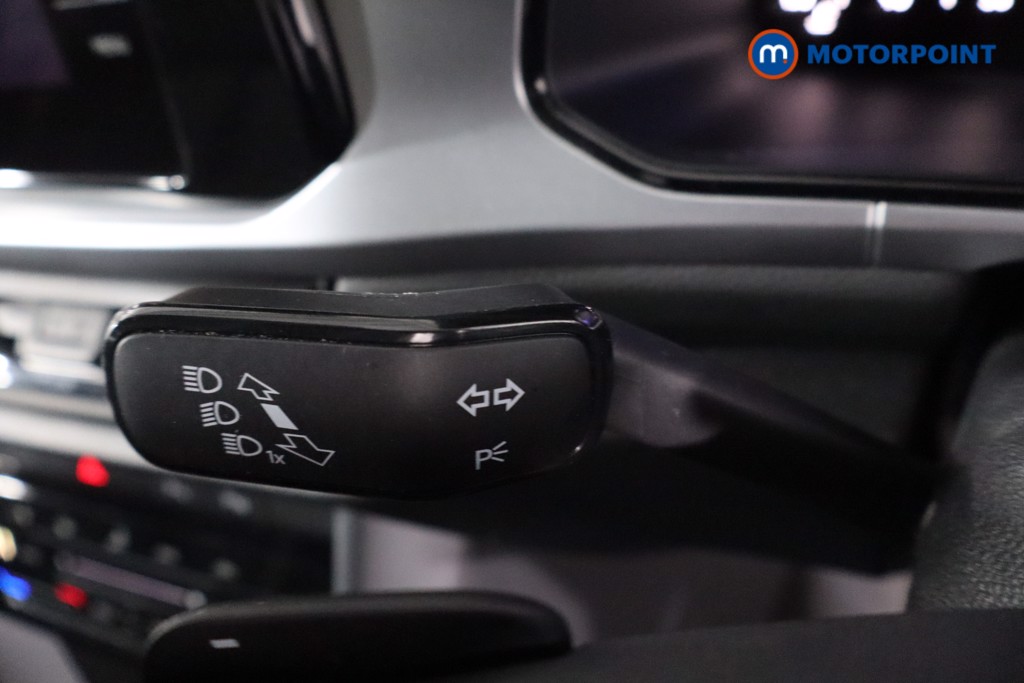 Volkswagen T-Roc Life Automatic Petrol SUV - Stock Number (1629850) - 14th supplementary image