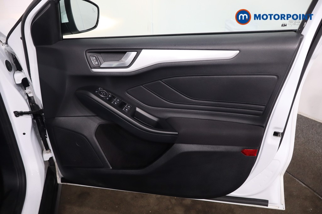 Ford Focus Zetec Manual Petrol Hatchback - Stock Number (1630641) - 22nd supplementary image