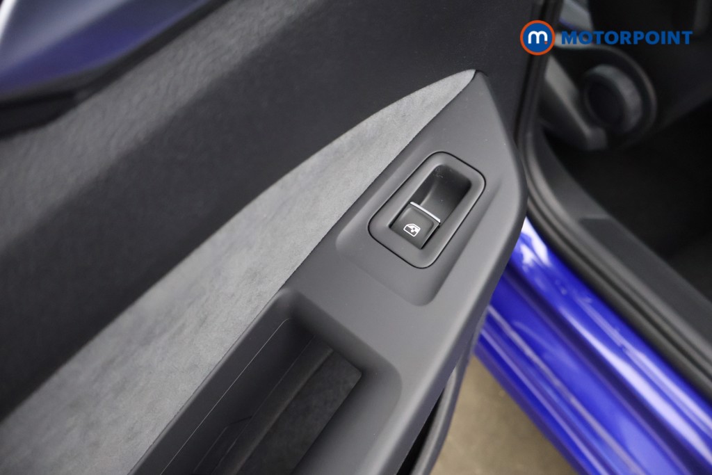 Volkswagen Golf R Automatic Petrol Hatchback - Stock Number (1630886) - 29th supplementary image