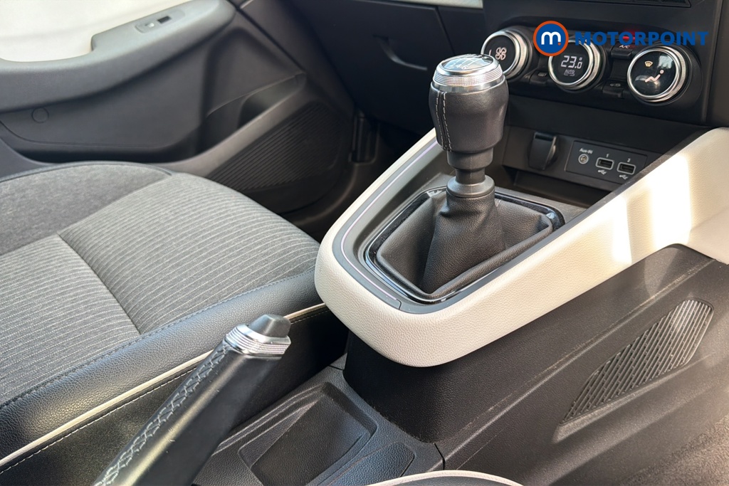 Renault Clio Se Edition Manual Petrol Hatchback - Stock Number (1630981) - 15th supplementary image