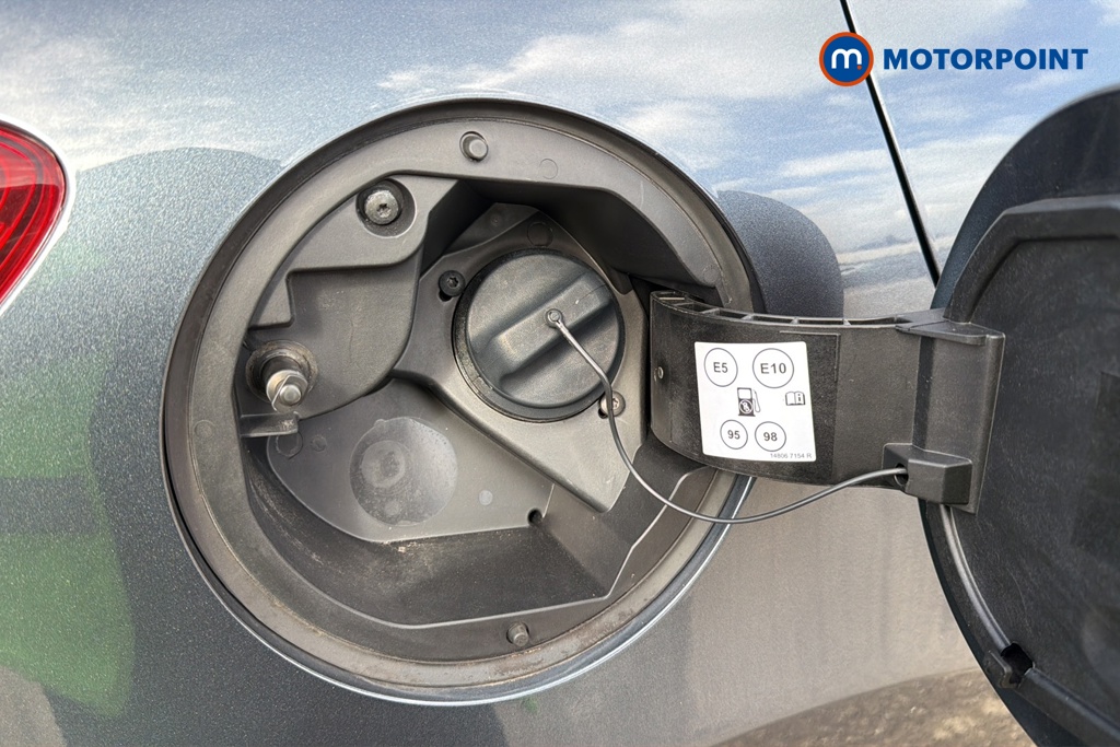 Renault Clio Se Edition Manual Petrol Hatchback - Stock Number (1630981) - 41st supplementary image