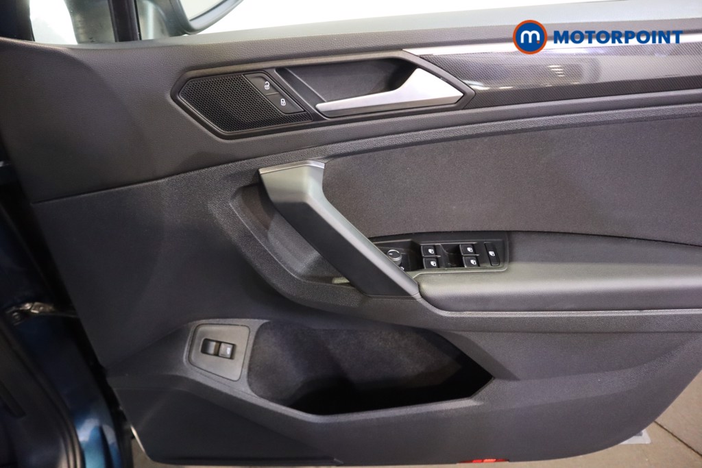 Volkswagen Tiguan Elegance Automatic Petrol SUV - Stock Number (1631068) - 9th supplementary image