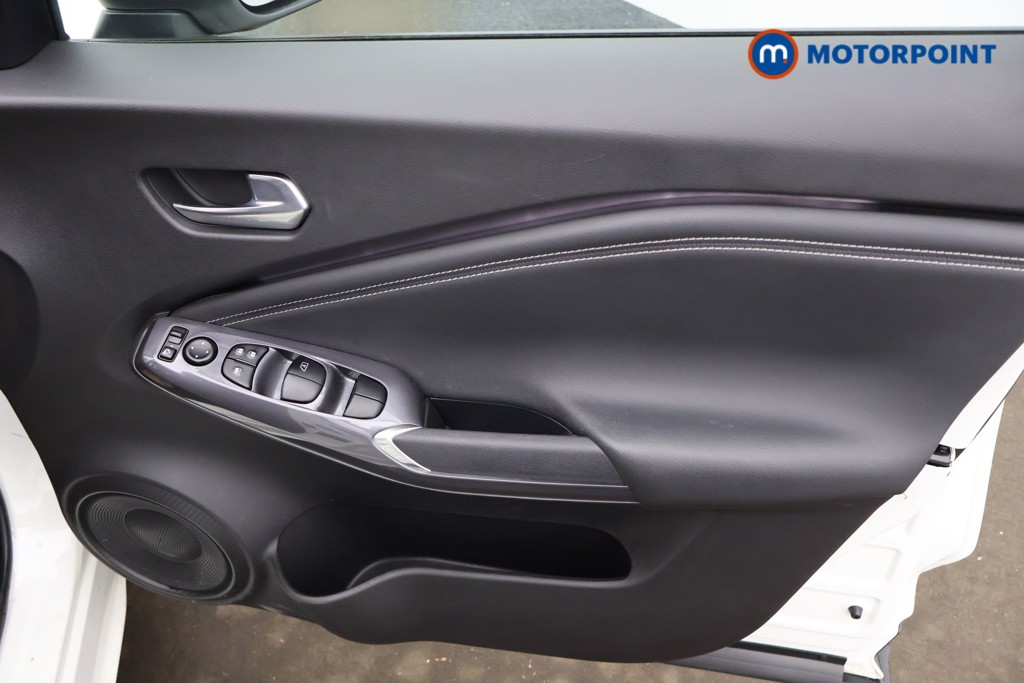 Nissan Juke Tekna Automatic Petrol-Electric Hybrid SUV - Stock Number (1597250) - 14th supplementary image