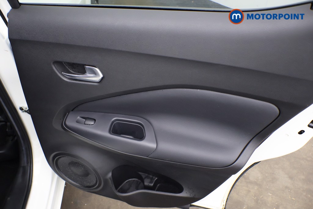 Nissan Juke Tekna Automatic Petrol-Electric Hybrid SUV - Stock Number (1597250) - 17th supplementary image