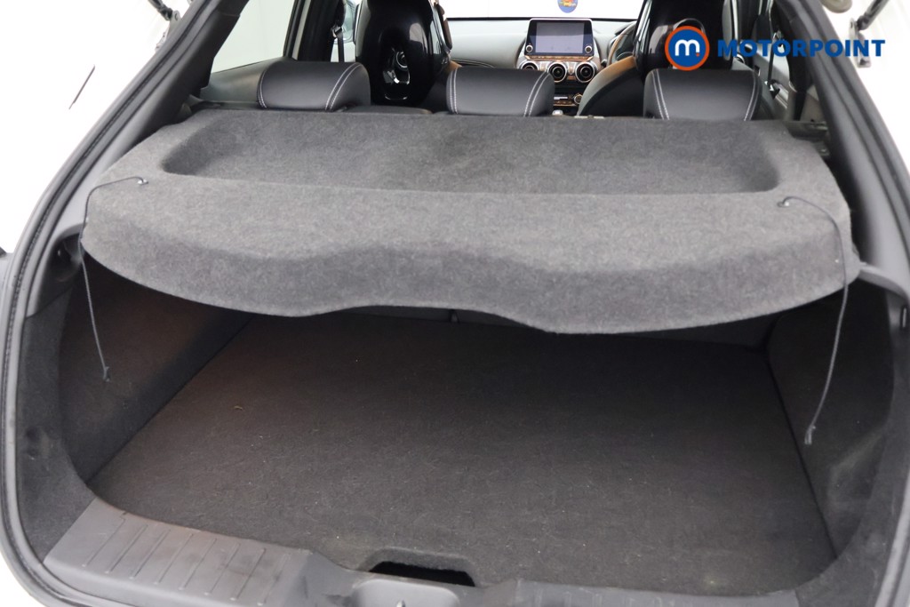 Nissan Juke Tekna Automatic Petrol-Electric Hybrid SUV - Stock Number (1597250) - 19th supplementary image