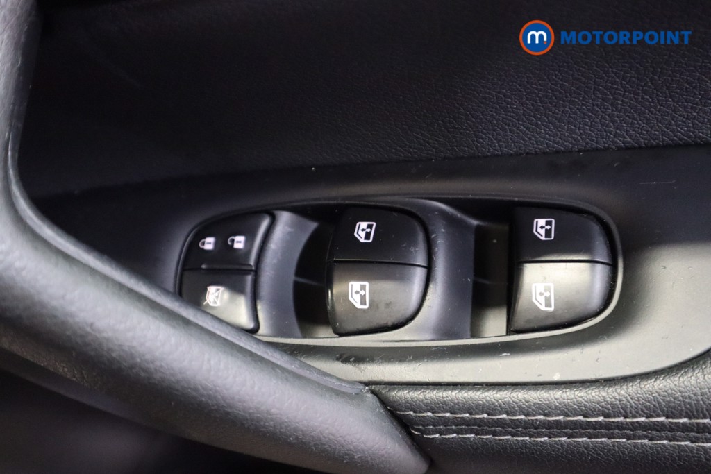 Nissan Qashqai Acenta Premium Manual Diesel SUV - Stock Number (1610023) - 11th supplementary image