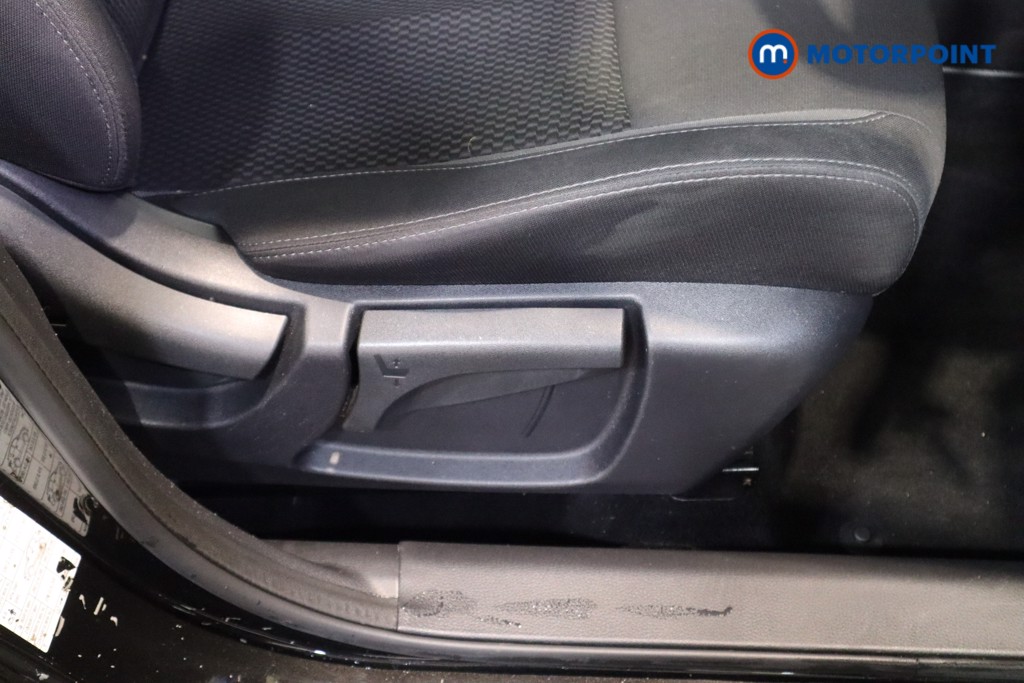 Nissan Qashqai Acenta Premium Manual Diesel SUV - Stock Number (1610023) - 16th supplementary image