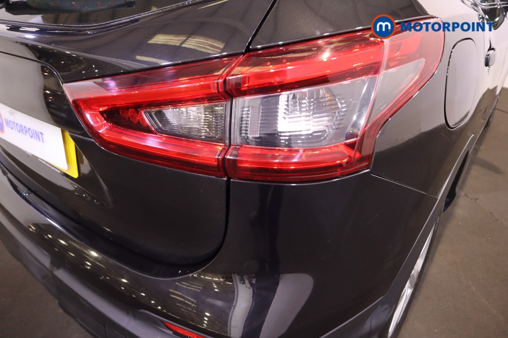 Nissan Qashqai Acenta Premium Manual Diesel SUV - Stock Number (1610023) - 26th supplementary image