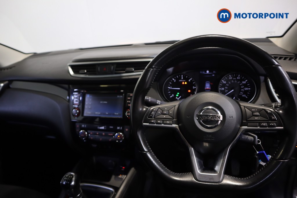 Nissan Qashqai Acenta Premium Manual Diesel SUV - Stock Number (1610023) - 1st supplementary image