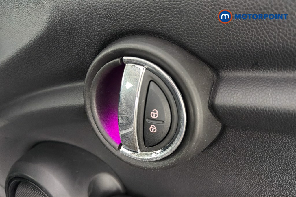 Mini Hatchback One Classic Manual Petrol Hatchback - Stock Number (1610069) - 42nd supplementary image