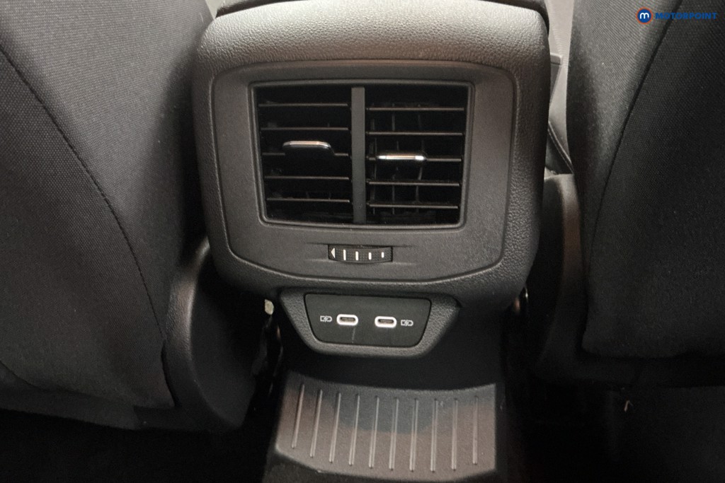 Volkswagen T-Roc Life Manual Petrol SUV - Stock Number (1610259) - 13th supplementary image