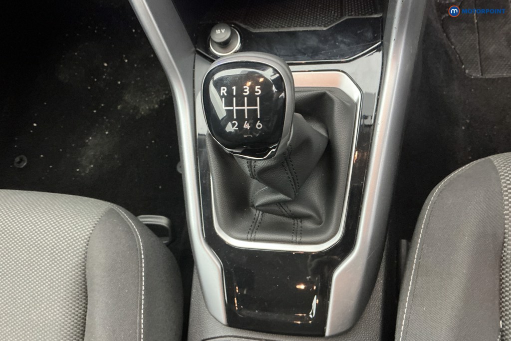 Volkswagen T-Roc Life Manual Petrol SUV - Stock Number (1610259) - 16th supplementary image