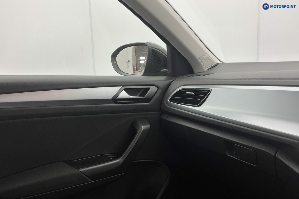 Volkswagen T-Roc Life Manual Petrol SUV - Stock Number (1610259) - 21st supplementary image