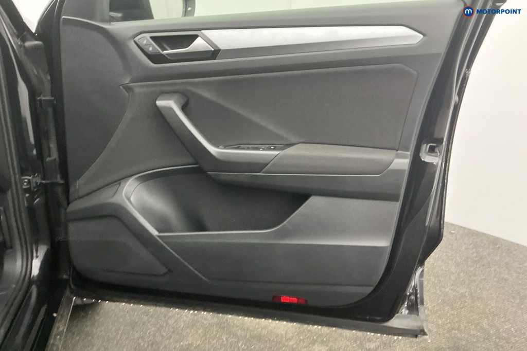 Volkswagen T-Roc Life Manual Petrol SUV - Stock Number (1610259) - 25th supplementary image
