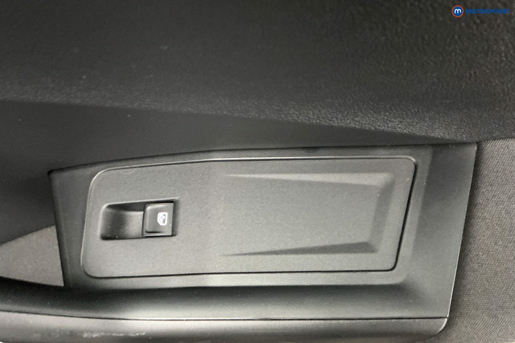 Volkswagen T-Roc Life Manual Petrol SUV - Stock Number (1610259) - 29th supplementary image