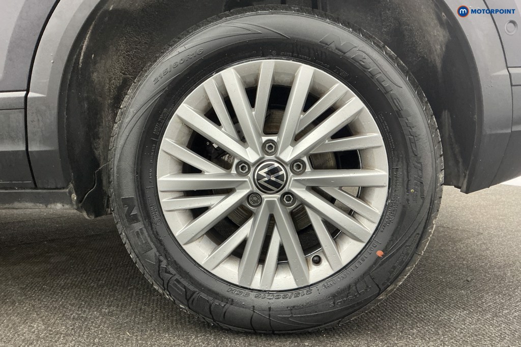 Volkswagen T-Roc Life Manual Petrol SUV - Stock Number (1610259) - 34th supplementary image