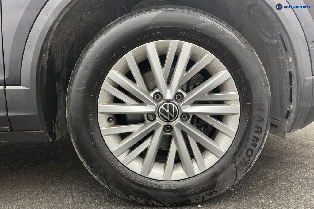 Volkswagen T-Roc Life Manual Petrol SUV - Stock Number (1610259) - 36th supplementary image