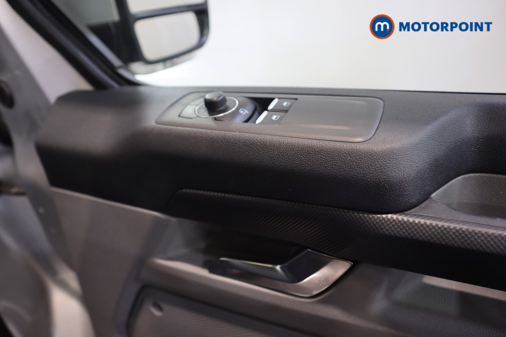 Ford Transit Custom Limited Manual Diesel Panel Van - Stock Number (1613928) - 9th supplementary image