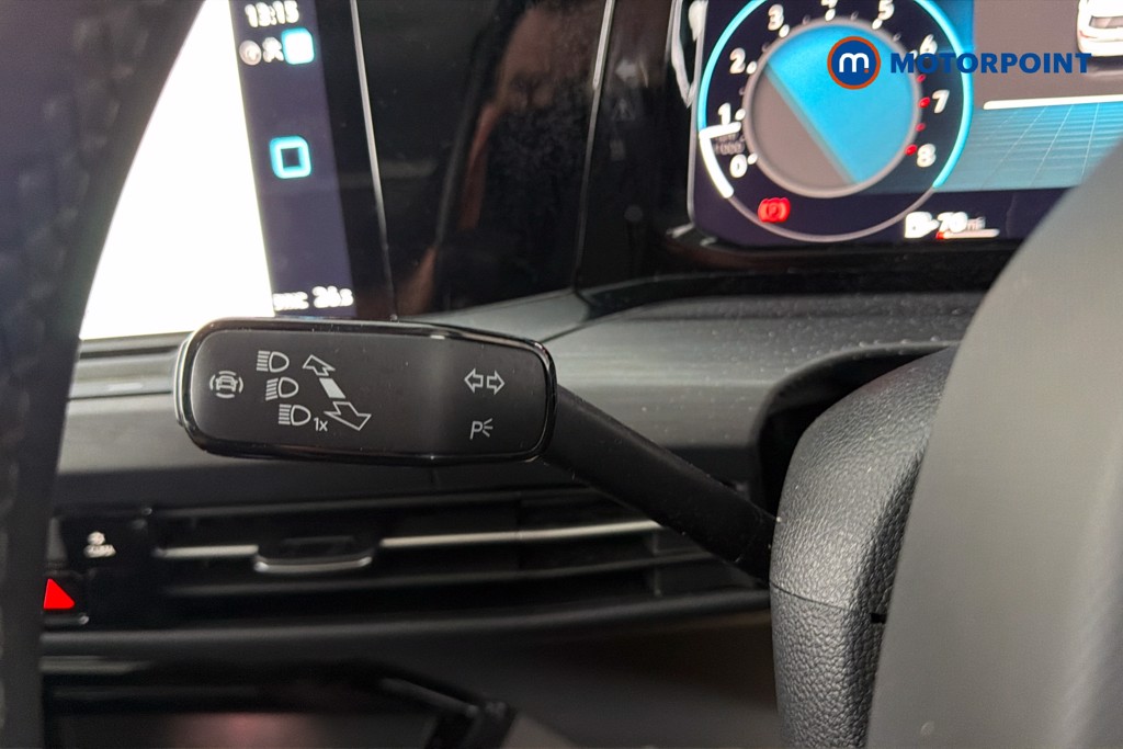 Volkswagen Golf Style Manual Petrol Hatchback - Stock Number (1616635) - 6th supplementary image