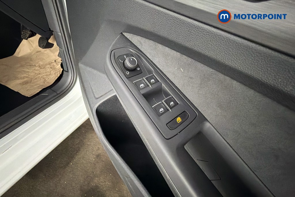 Volkswagen Golf Style Manual Petrol Hatchback - Stock Number (1616635) - 20th supplementary image