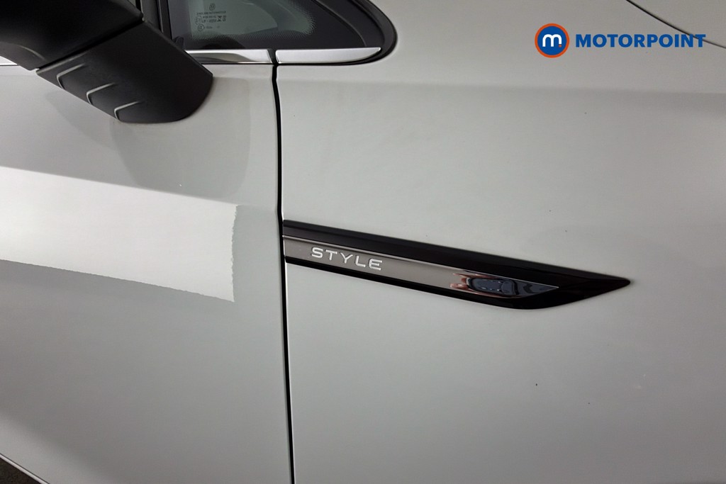 Volkswagen Golf Style Manual Petrol Hatchback - Stock Number (1616635) - 46th supplementary image