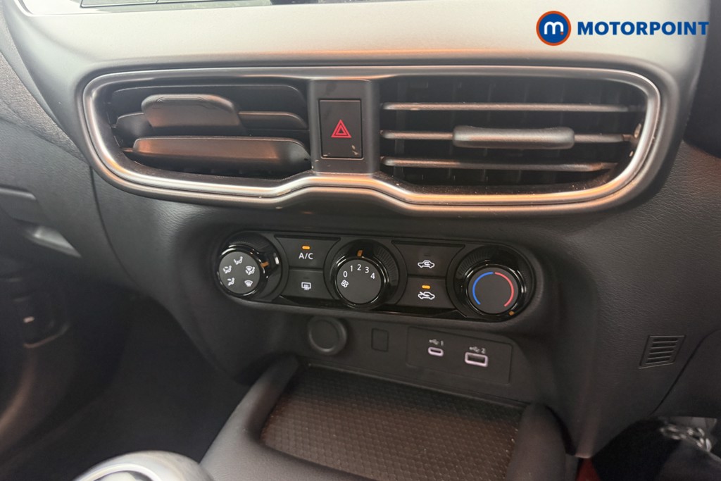 Nissan Juke Acenta Premium Manual Petrol SUV - Stock Number (1616746) - 3rd supplementary image
