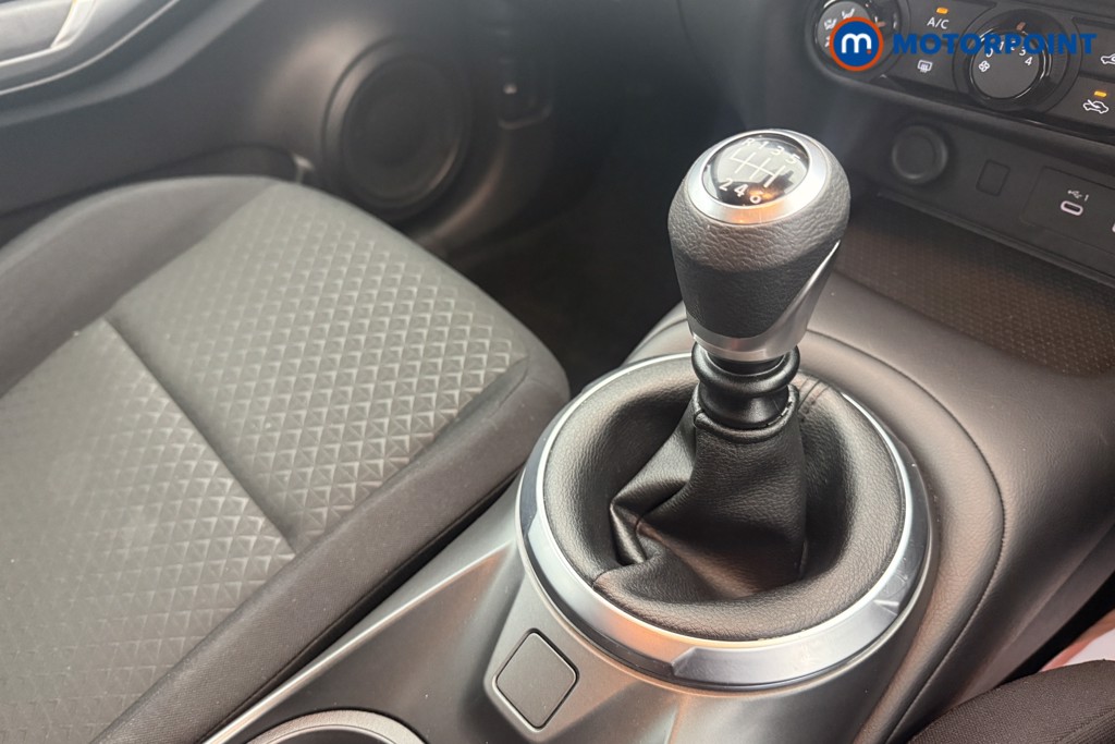 Nissan Juke Acenta Premium Manual Petrol SUV - Stock Number (1616746) - 4th supplementary image