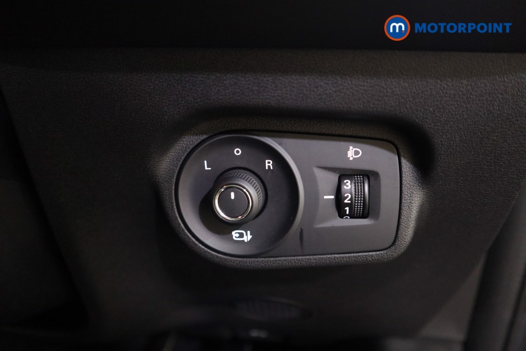 Mg Motor Uk ZS Trophy Automatic Petrol-Electric Hybrid SUV - Stock Number (1616895) - 11th supplementary image