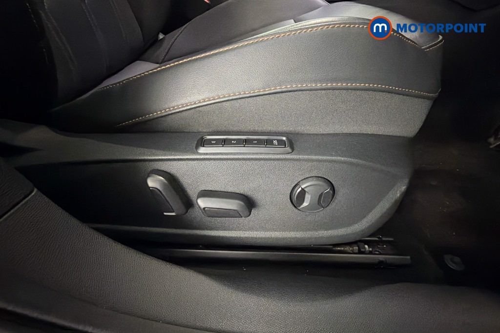 Cupra Leon VZ3 Automatic Petrol Hatchback - Stock Number (1617604) - 25th supplementary image