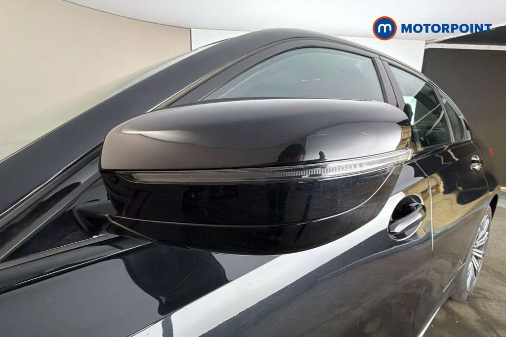 BMW 3 Series M Sport Automatic Petrol Plug-In Hybrid Saloon - Stock Number (1617629) - 43rd supplementary image