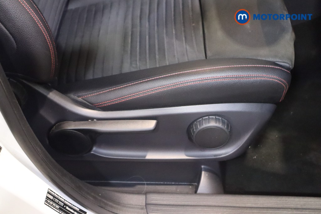 Mercedes-Benz B Class Amg Line Automatic Diesel Hatchback - Stock Number (1620815) - 18th supplementary image