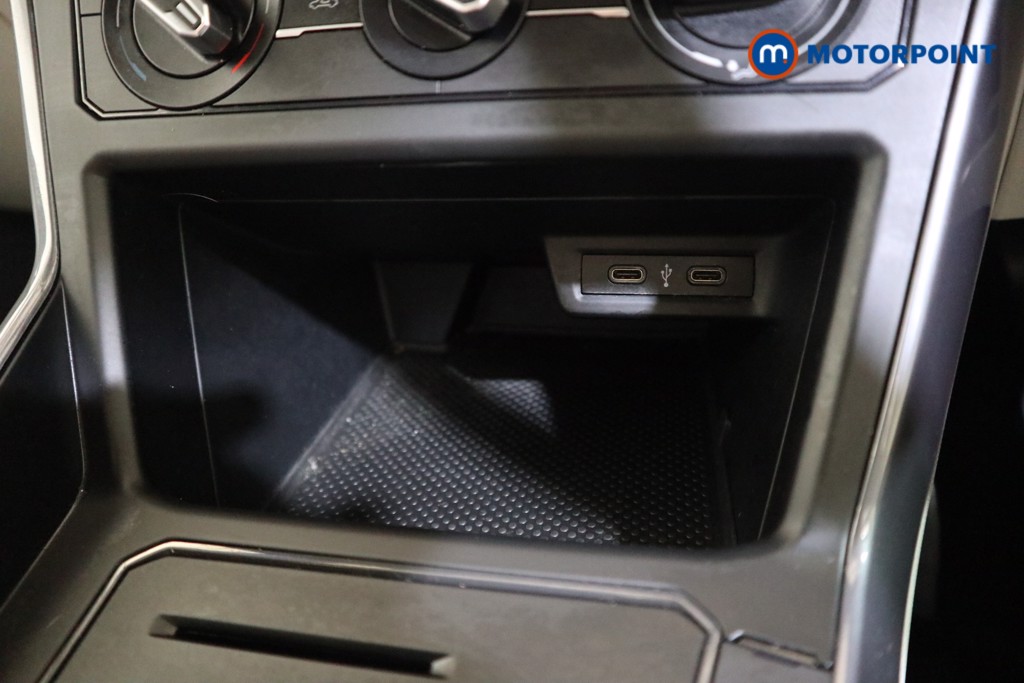 Volkswagen Polo Beats Manual Petrol Hatchback - Stock Number (1622125) - 8th supplementary image